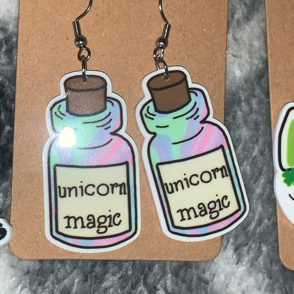 Resin Earrings - Picture 8 of 10